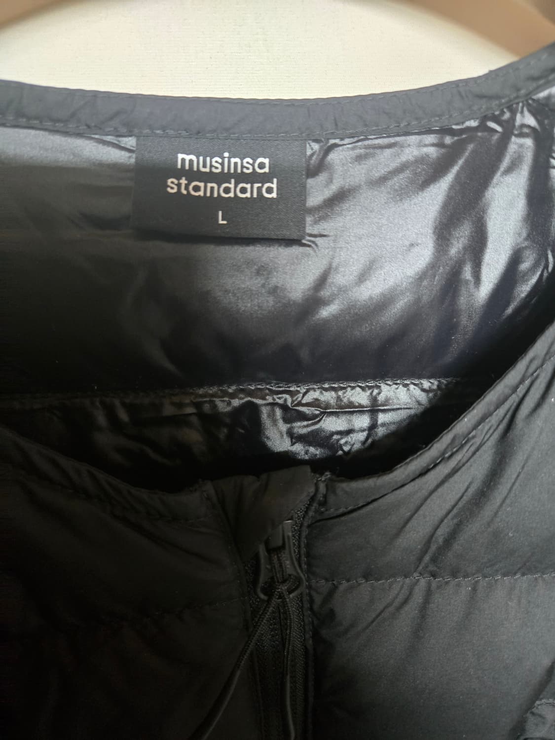 25신상 새제품)무신사 스탠다드 경량 반팔 숏패딩 블랙 L 상품이미지6