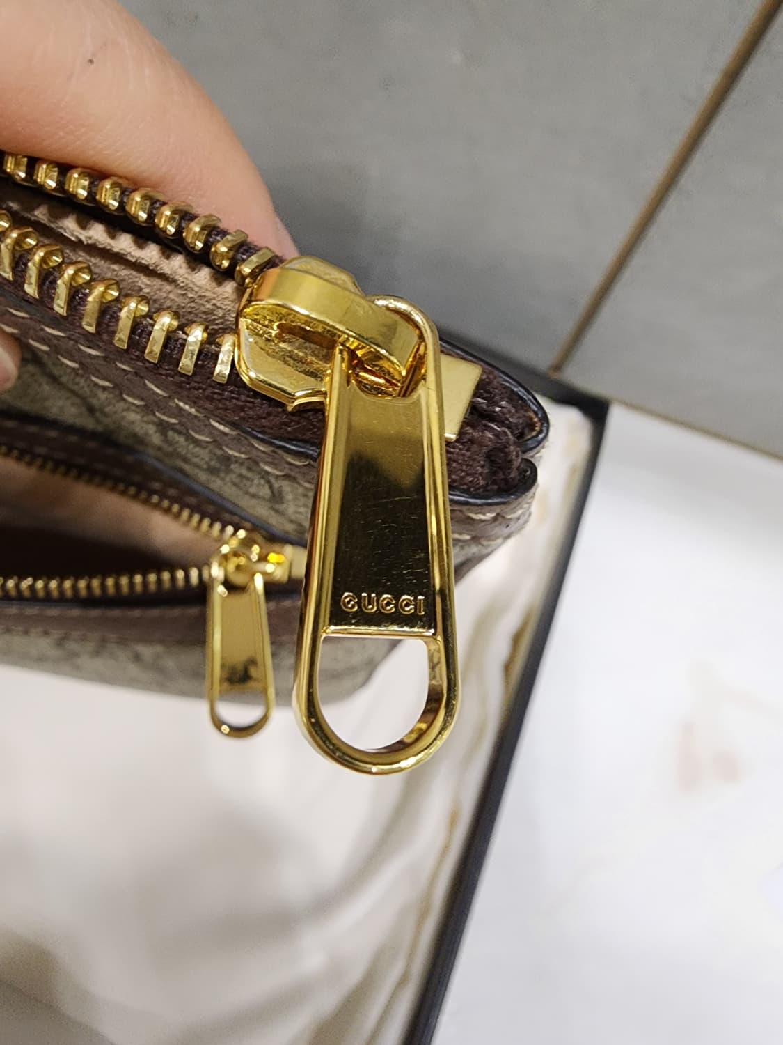 구찌 오피디아GG슈프림 클러치 상태최고 상품이미지8