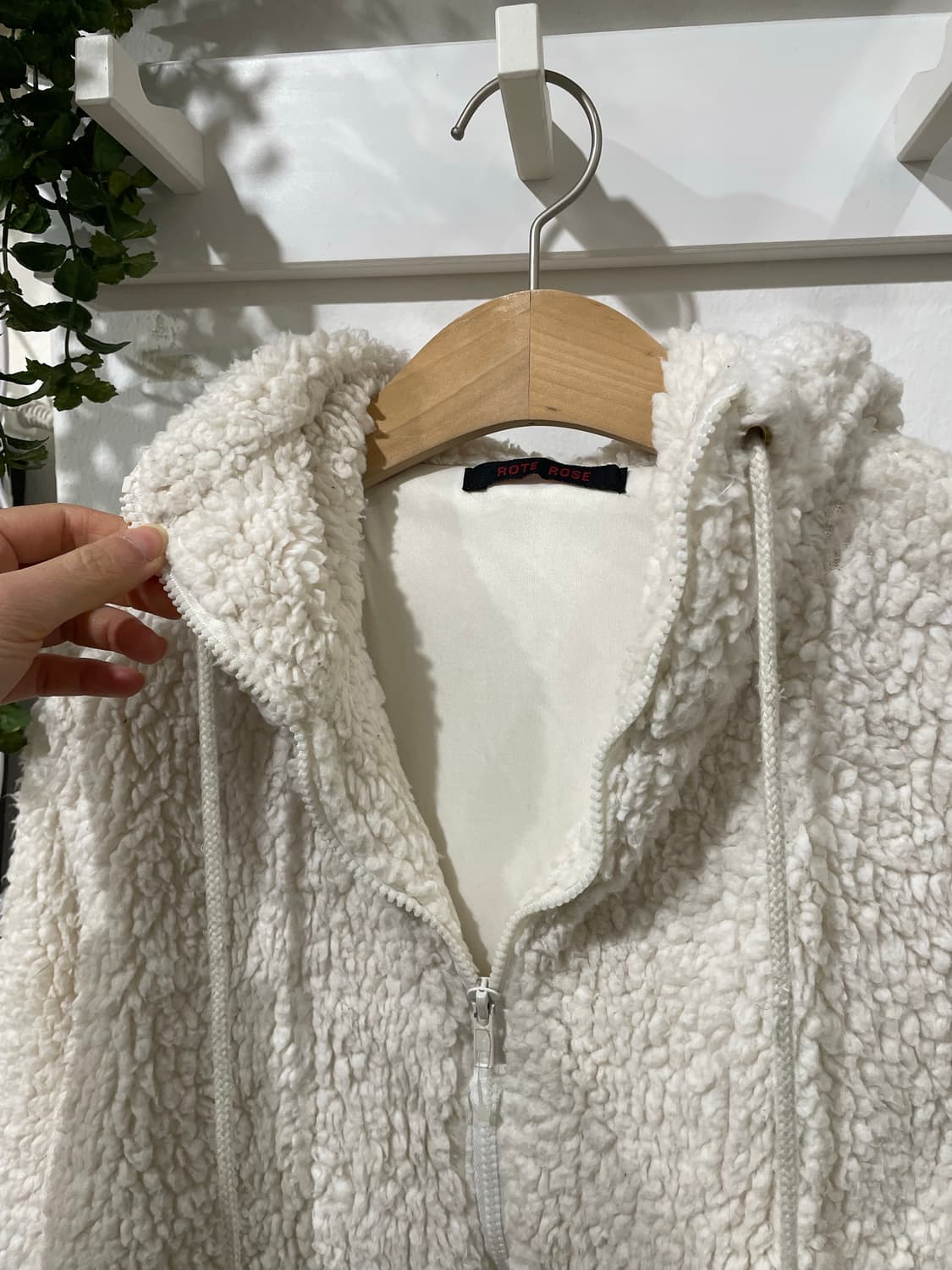 Fluffy Pom Hoodie 상품이미지8