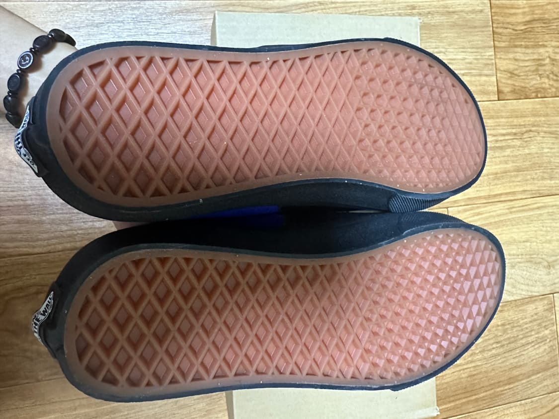 새상품) 반스 아리하라 미유키 어센틱 265 팝니다. 상품이미지4