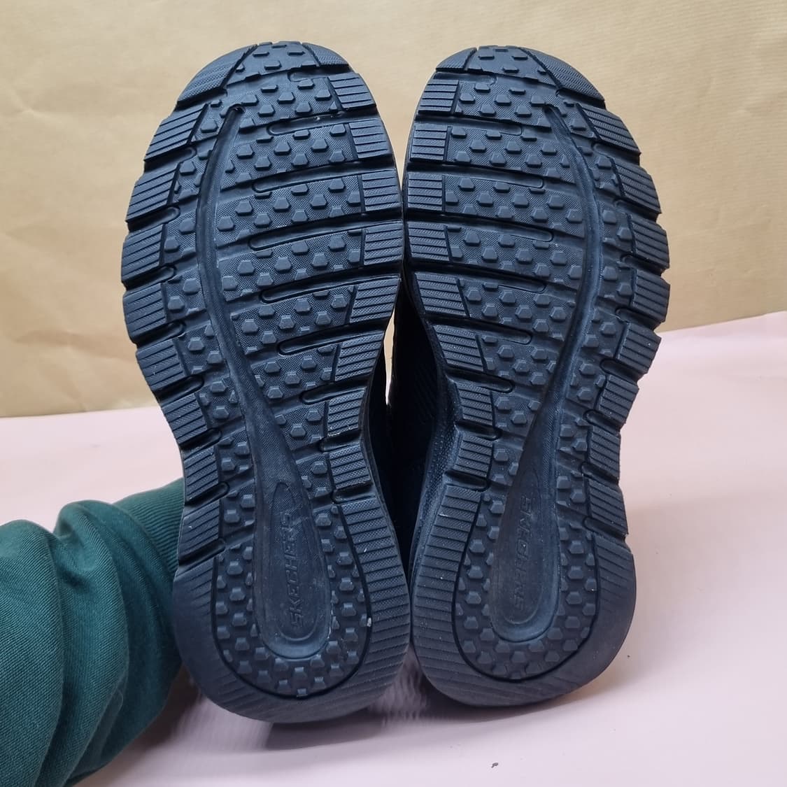 스케쳐스 이스케이프 2.0 블랙 운동화250 상품이미지3