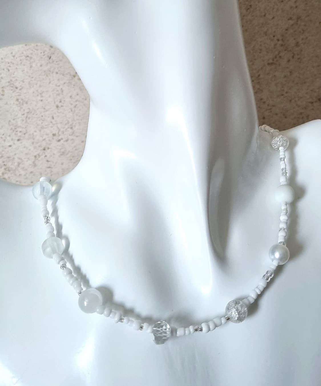 세컨핸드)화이트 비즈 목걸이 상품이미지1