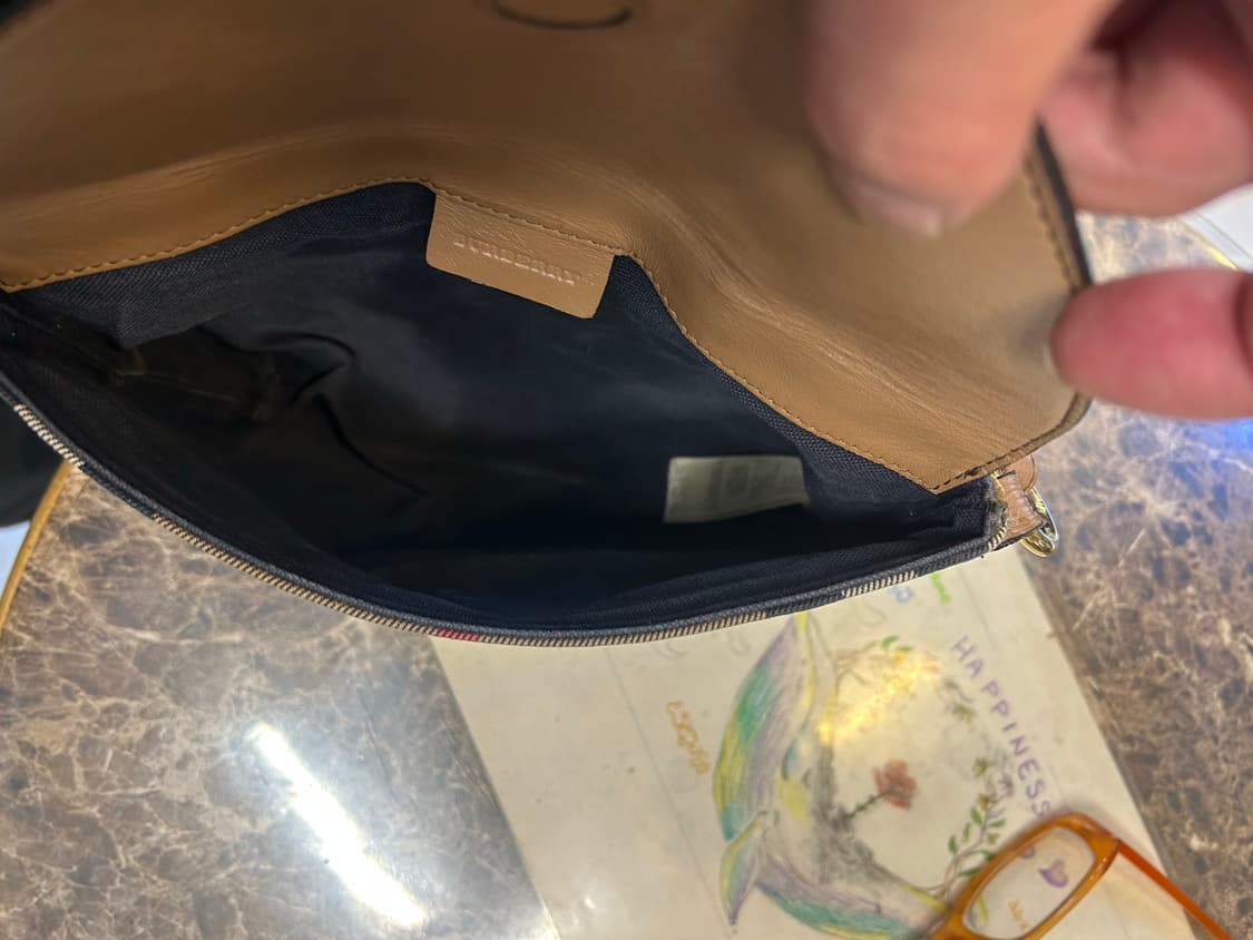 정품 버버리 하우스체크 스몰 맥켄 크로스백팝니다 상품이미지6