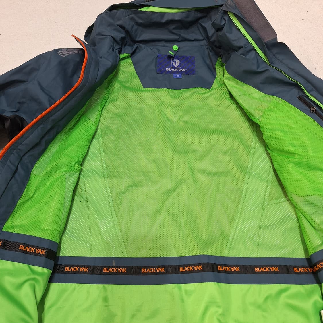 블랙야크  바람막이100 상품이미지6