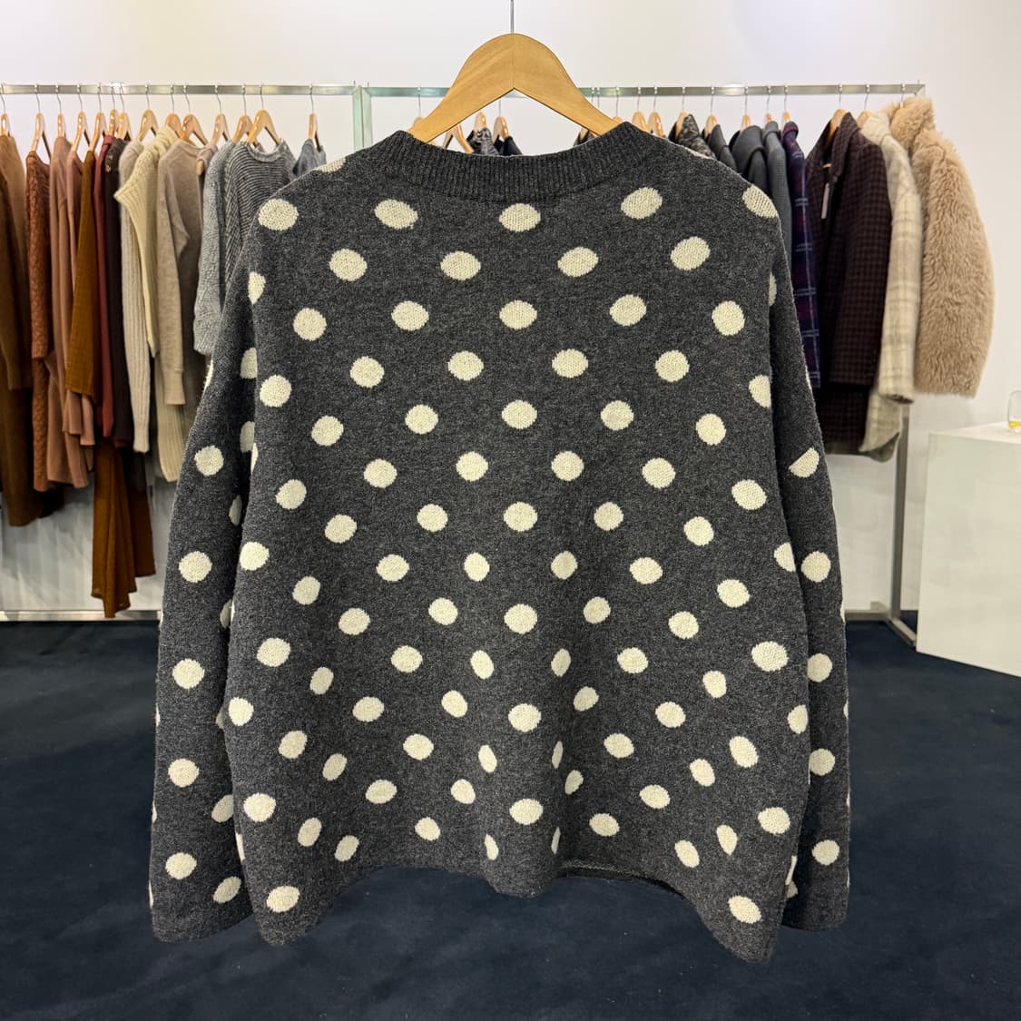 [FREE] 톰보이 폴카도트 오버핏 가디건 상품이미지2