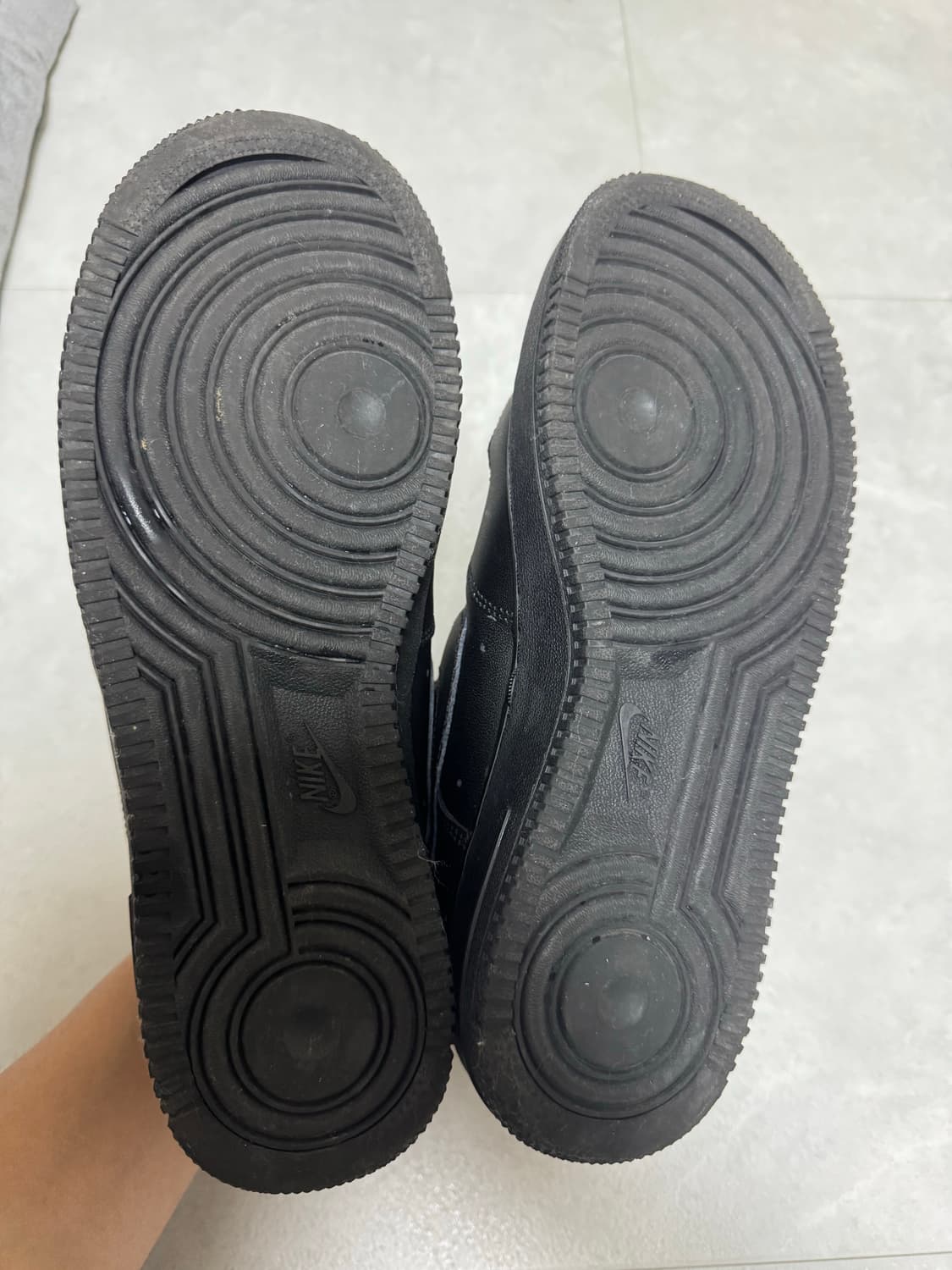 나이키 에어포스 1 블랙 265 사이즈 상품이미지3