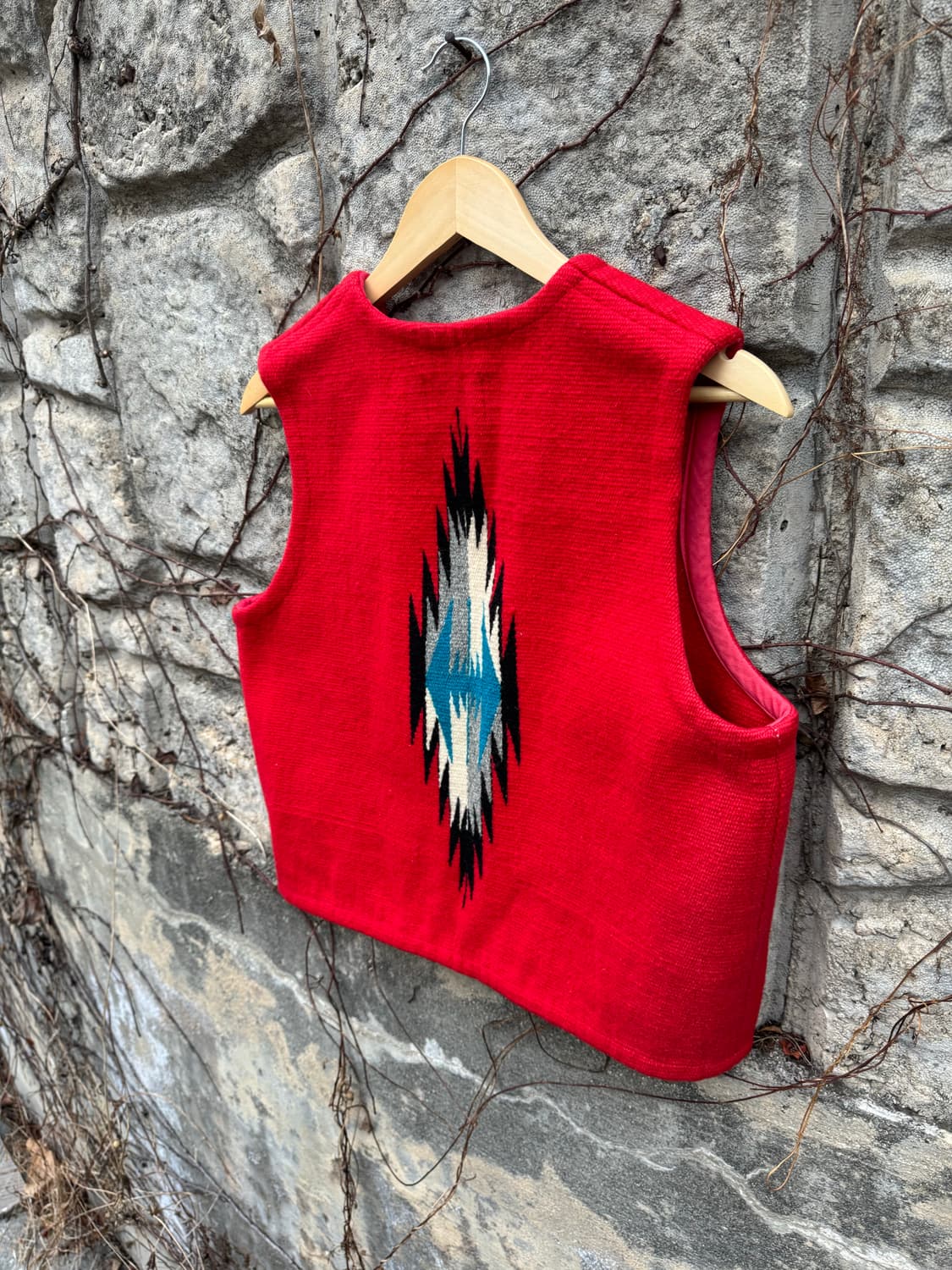 센티넬라 나바호 네이티브 무늬 구형라벨 오르테가 치마요 베스트 조끼 레드 상품이미지5