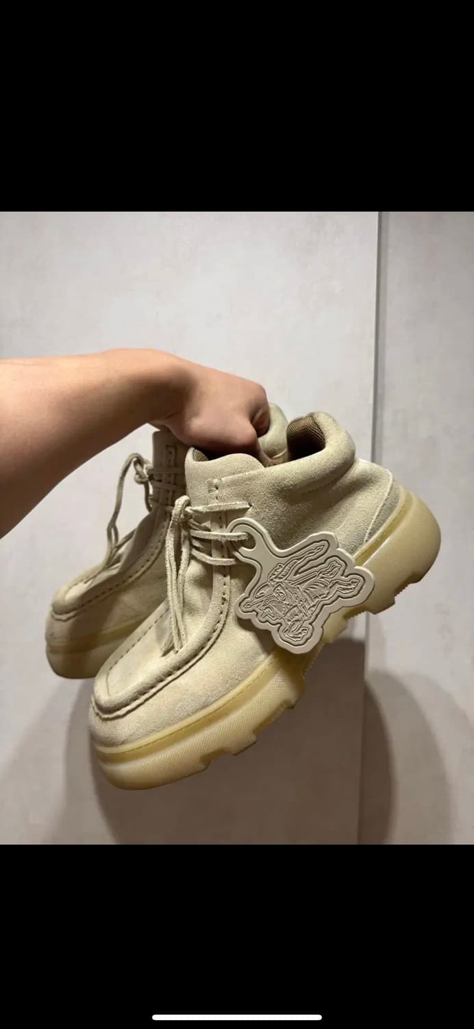 버버리 스웨이드 크리퍼 미드 슈즈 (43) 판매합니다. 상품이미지4