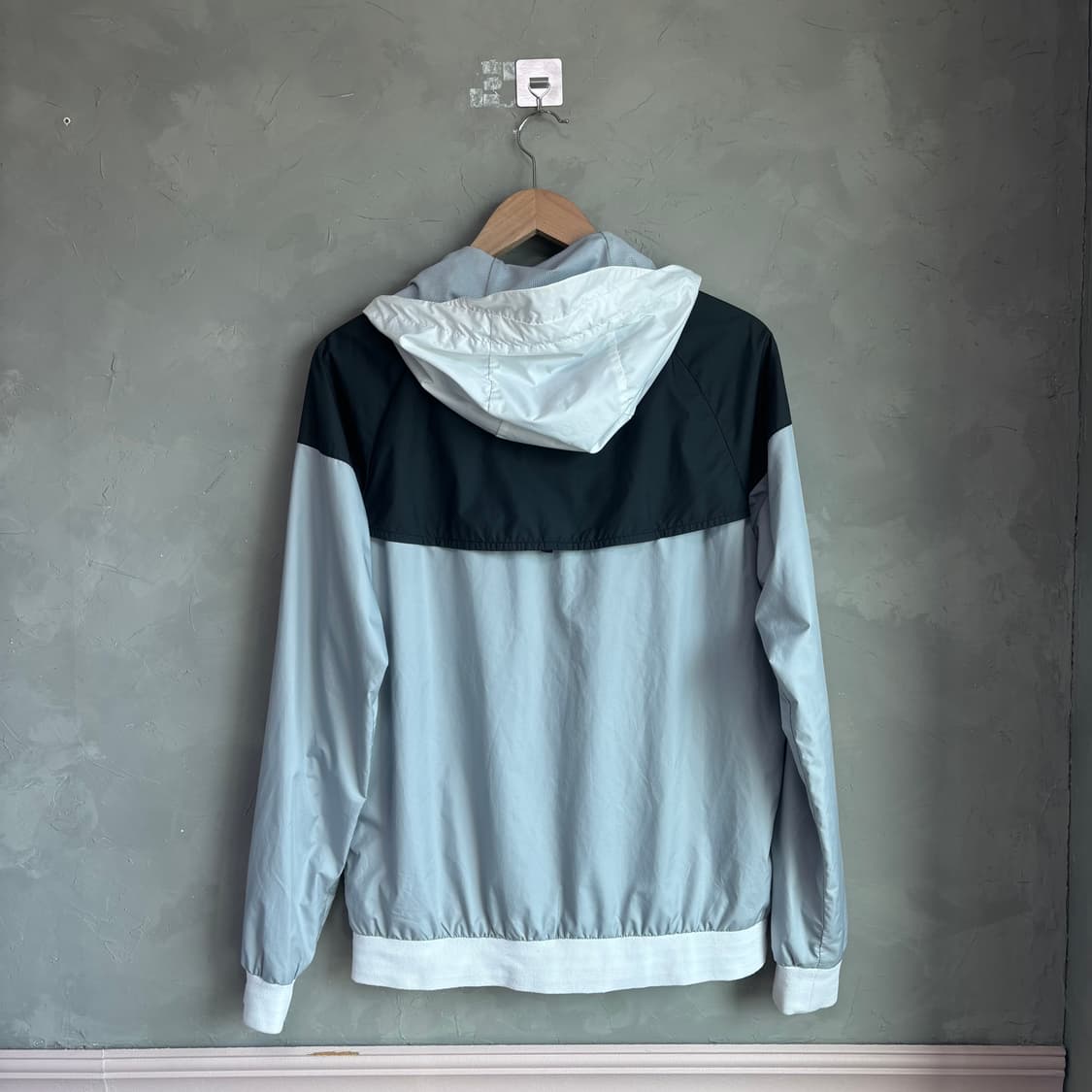 나이키 윈드러너 바람막이 흰검 그레이 상품이미지6