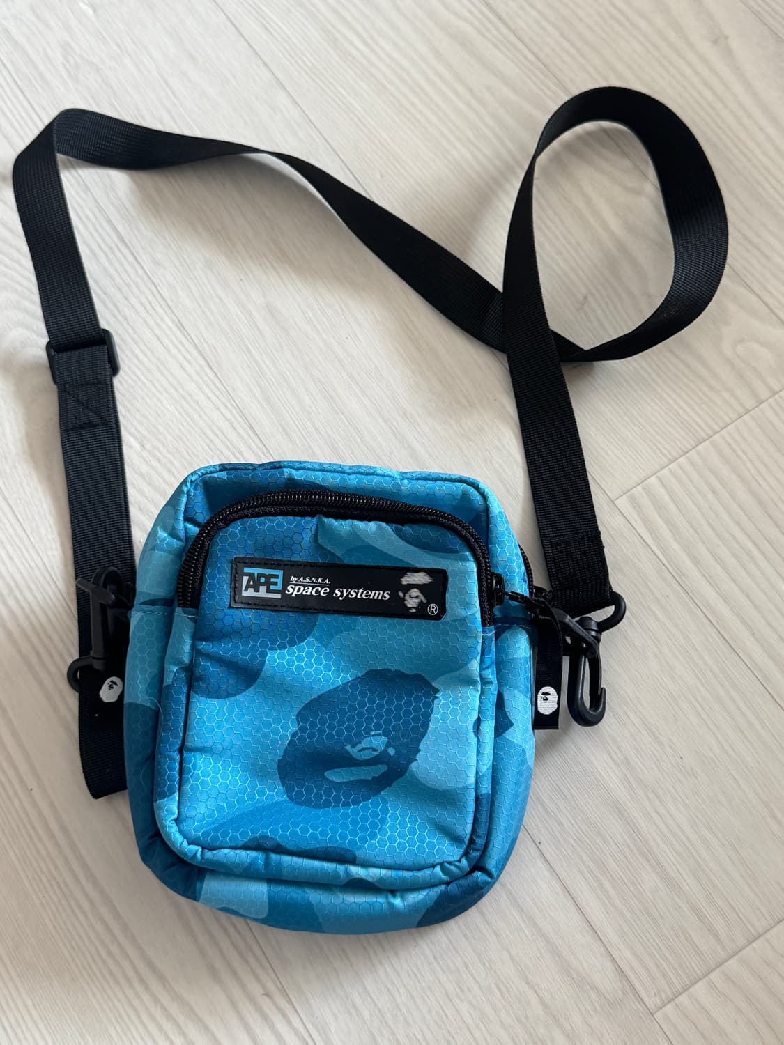 BAPE 청계 블루 미니 크로스백 상품이미지1