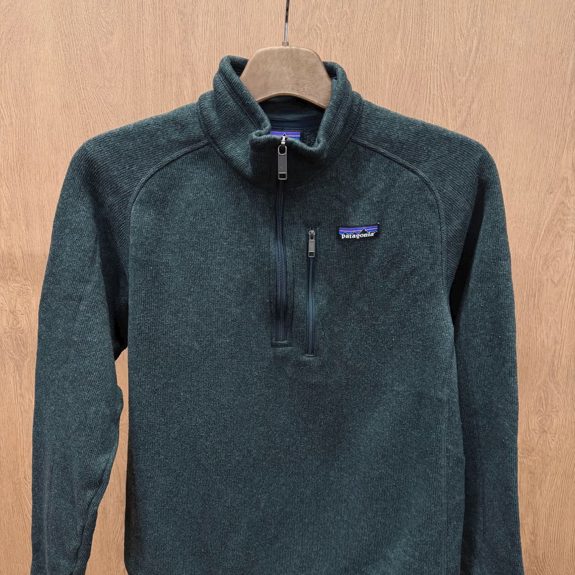 파타고니아 신칠라 플리스 하프 집업 지퍼 포켓 디테일 레귤러핏 딥그린 상품이미지4