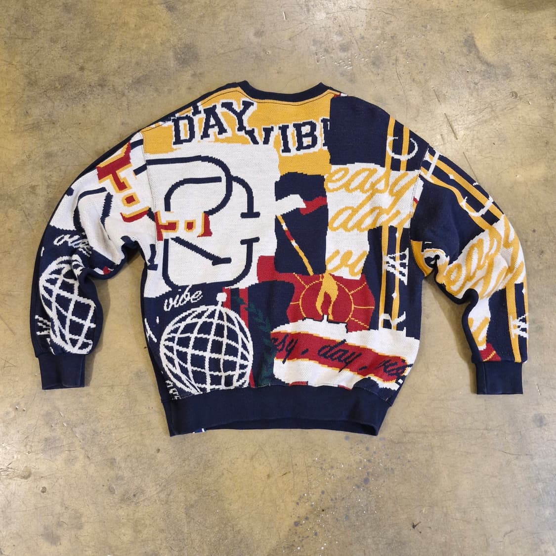 로맨틱 크라운 니트 배색 맨투맨 M~XL 상품이미지1