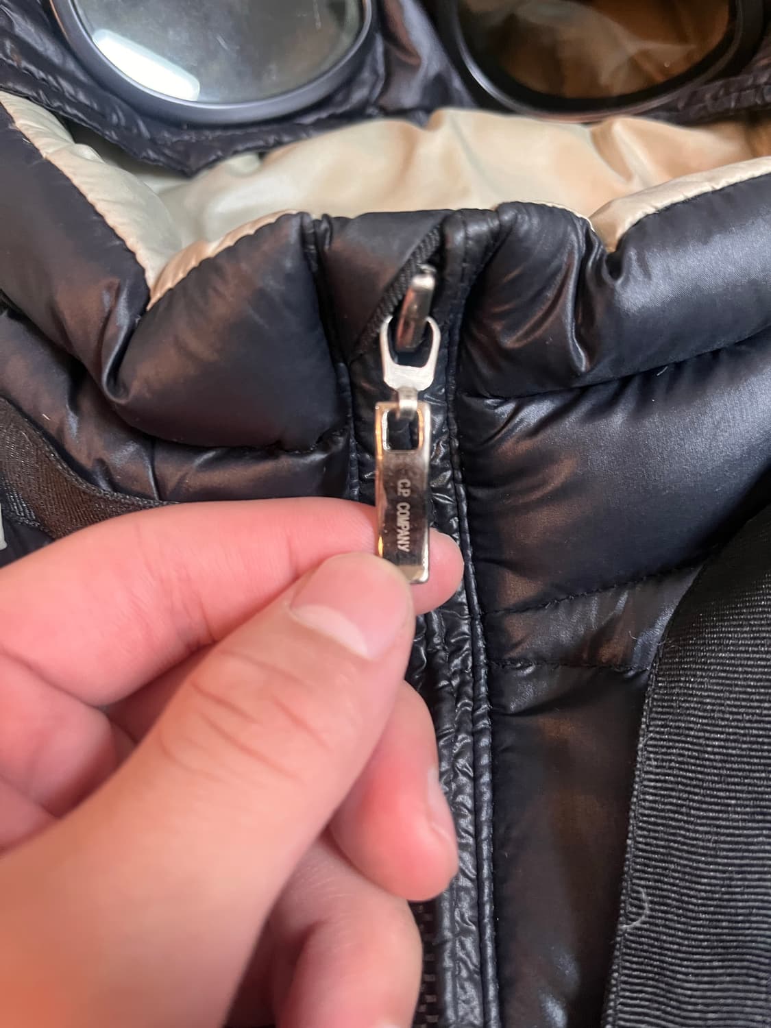 Cp컴퍼니 고글경량패딩 상품이미지5