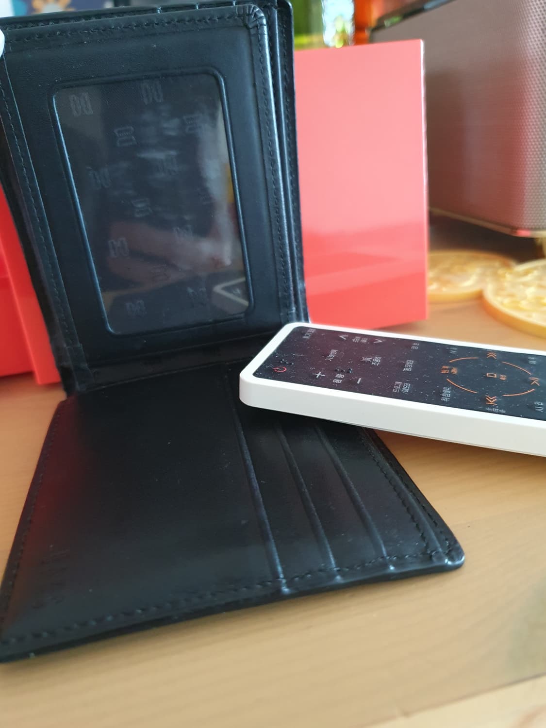 닥스 블랙 가죽 반지갑 상품이미지4