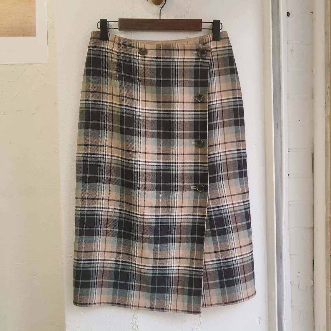 내츄럴뷰티베이직 체크 랩스커트 상품이미지1