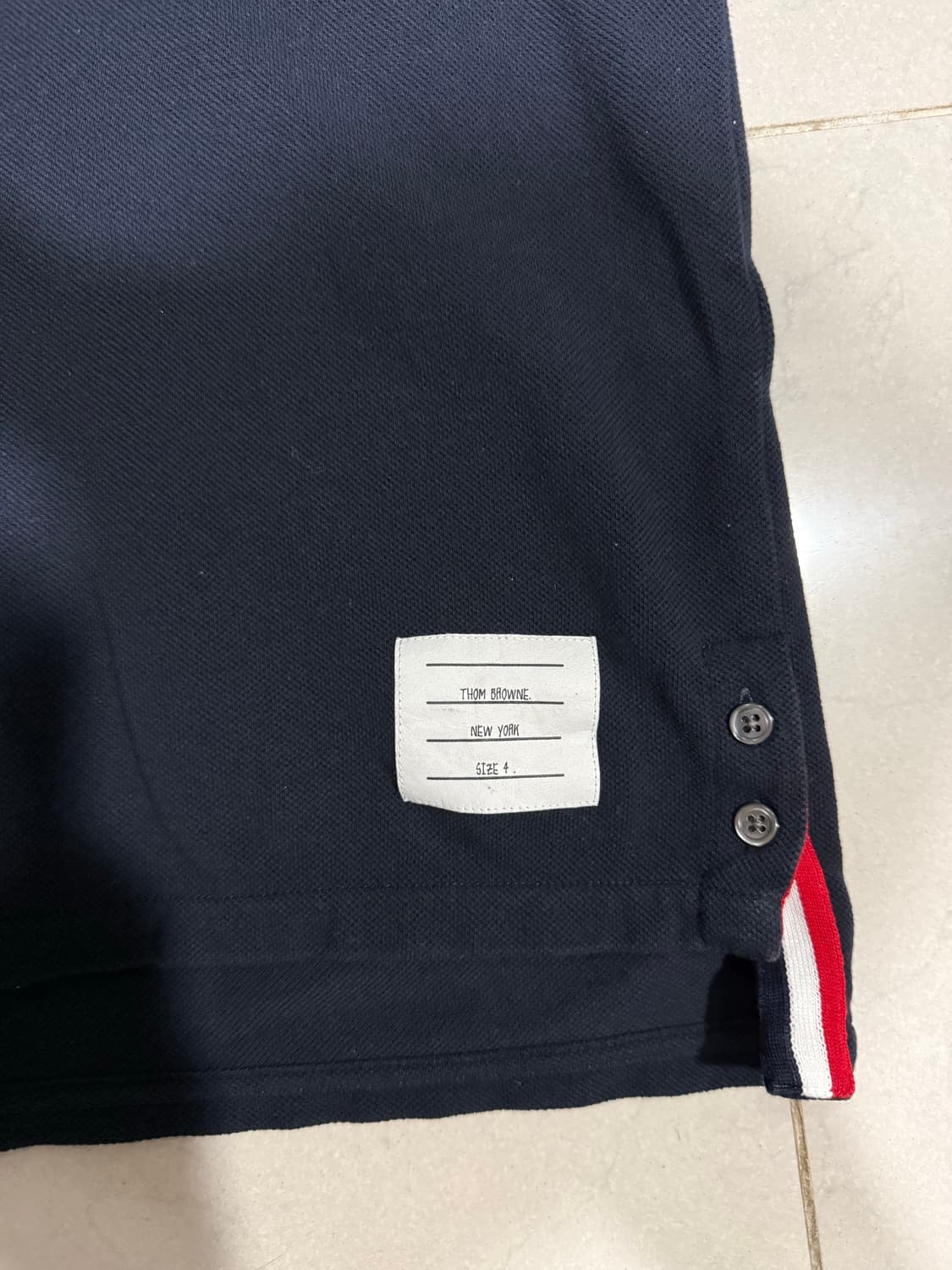 [당일출고,4사이즈] 크림판 정품 톰브라운 백삼선 반팔 상품이미지4