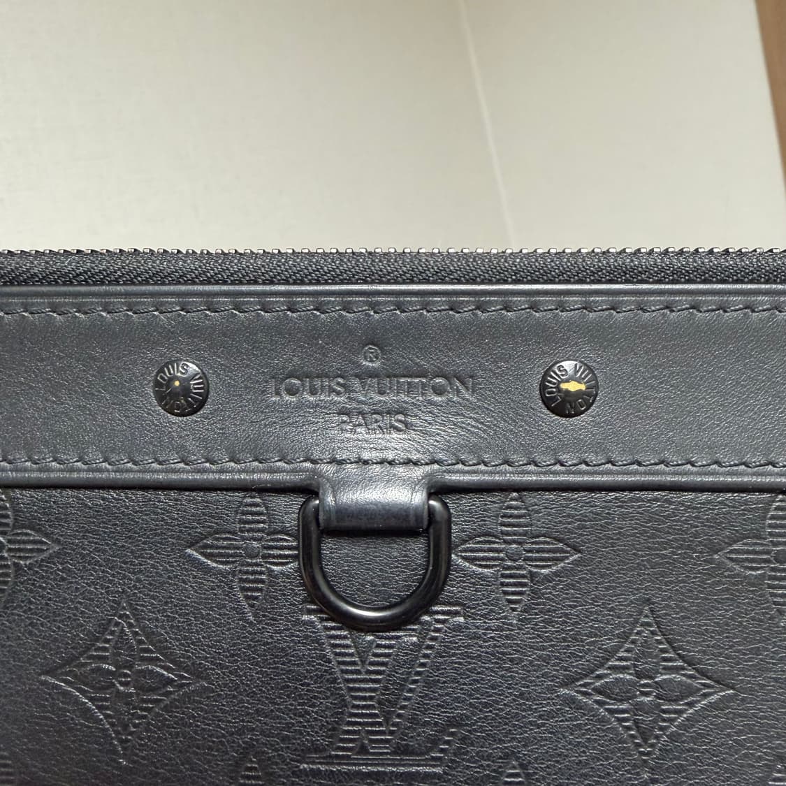 [정품] 루이비통 이클립스 쉐도우 포쉐트 아폴로 클러치 상품이미지3