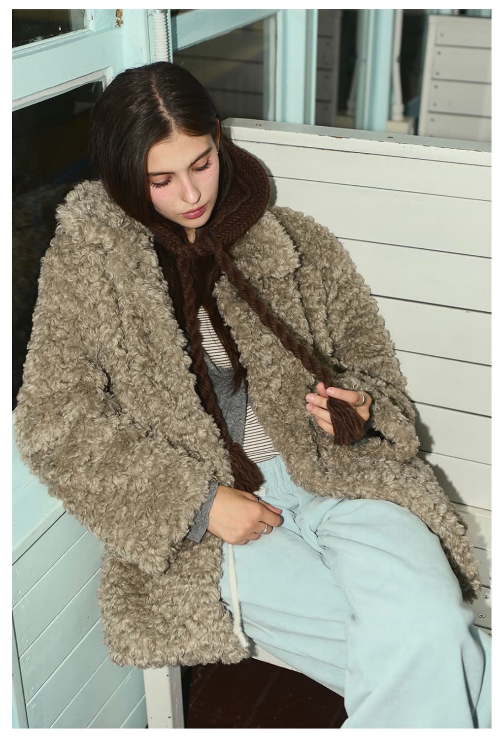 비터셀즈 Curly Collar Fur Jacket-Beige 상품이미지1