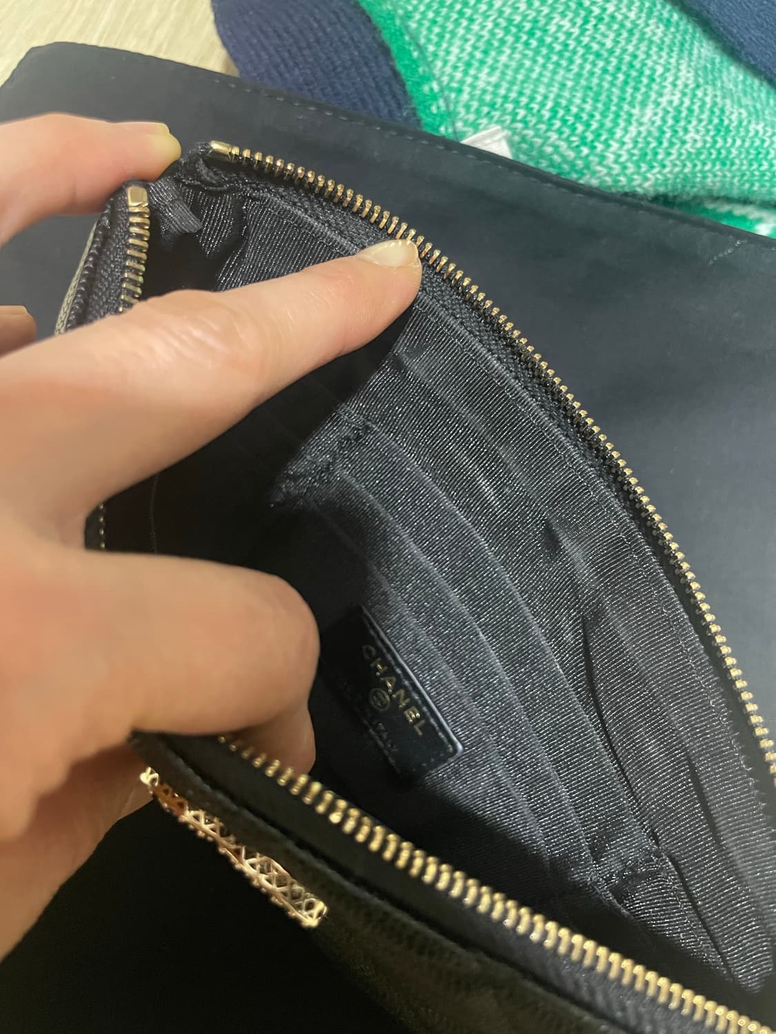 샤넬 캐비어 파우치 스몰 새상품급  상품이미지2