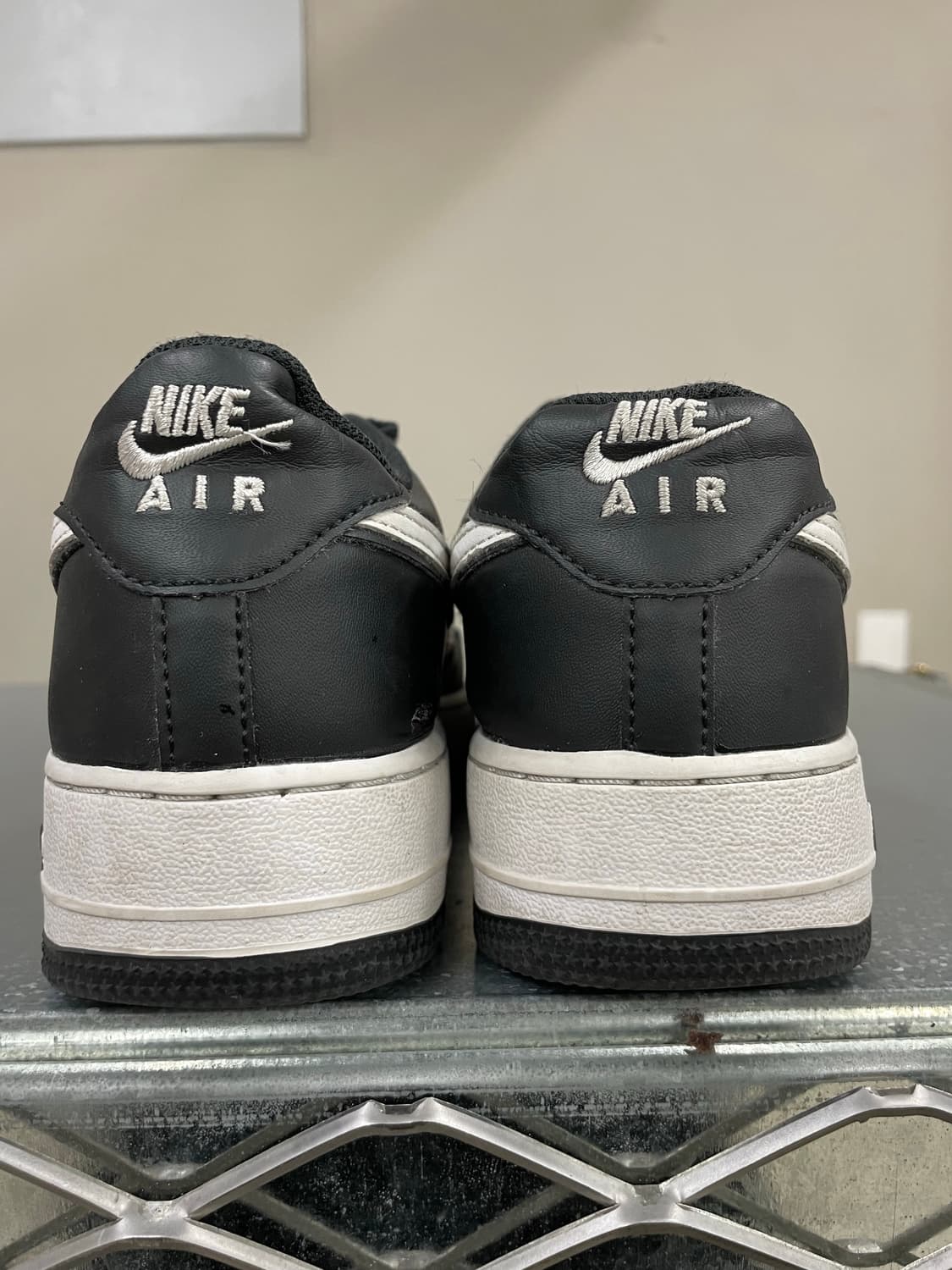 나이키 에어포스1 LV8 2 블랙화이트 250 (gr-4685) 상품이미지3