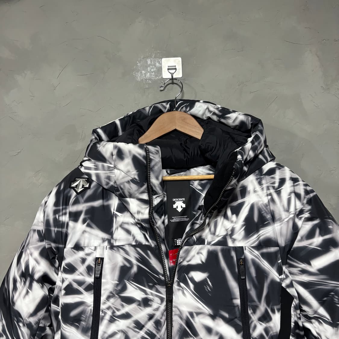 데상트 스키와펜 해비 덕다운 패딩  상품이미지2