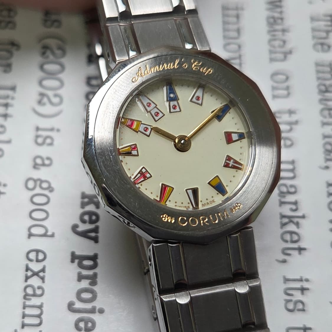 코럼(CORUM) 어드미럴스 컵 만국기 요구르트판 여성용 쿼츠 브레이슬릿 상품이미지2