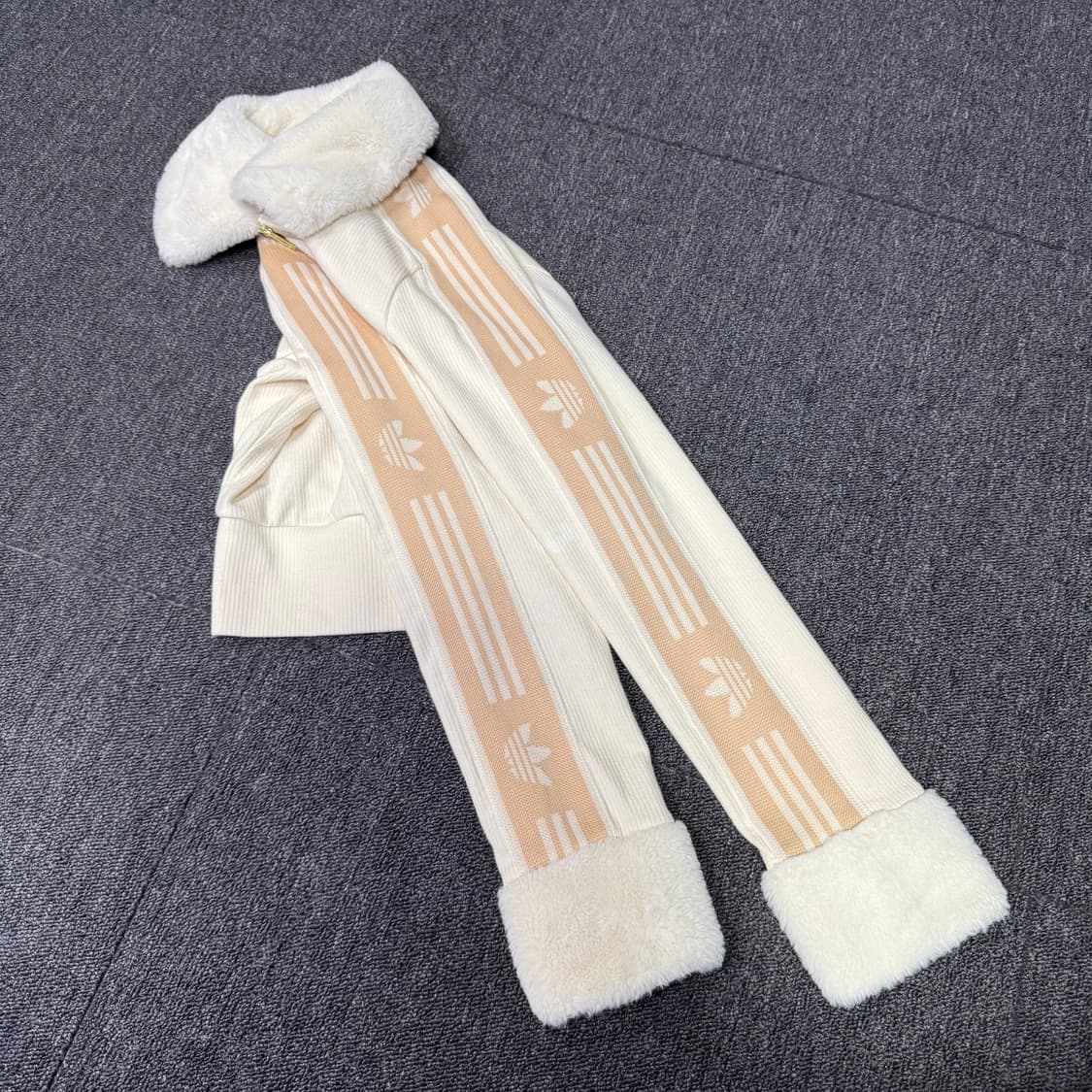 아디다스 스키 시크 퍼 재킷  상품이미지4