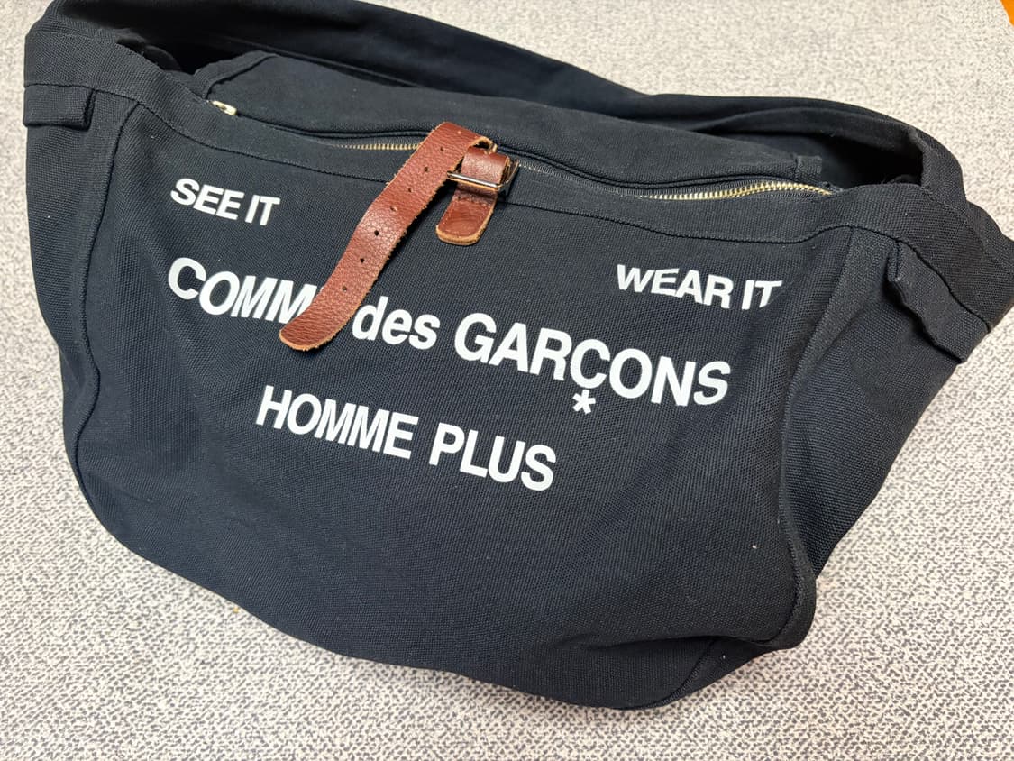 꼼데가르송 옴므플러스 메신저백 상품이미지1