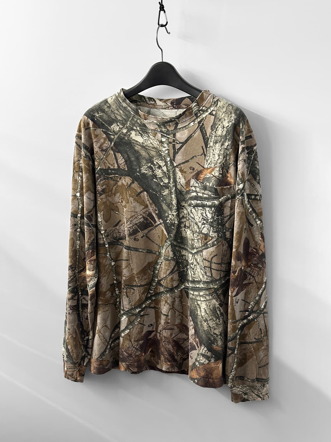 빈티지 리얼 트리 패턴 롱 슬리브 포켓 티 상품이미지3