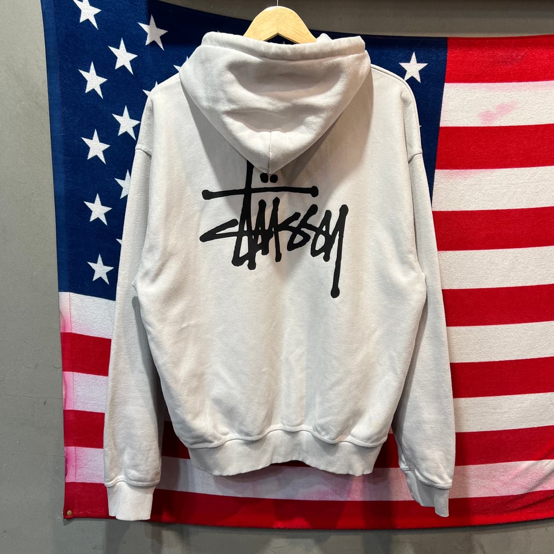 스투시 빅로고 화이트 후드티 상품이미지1