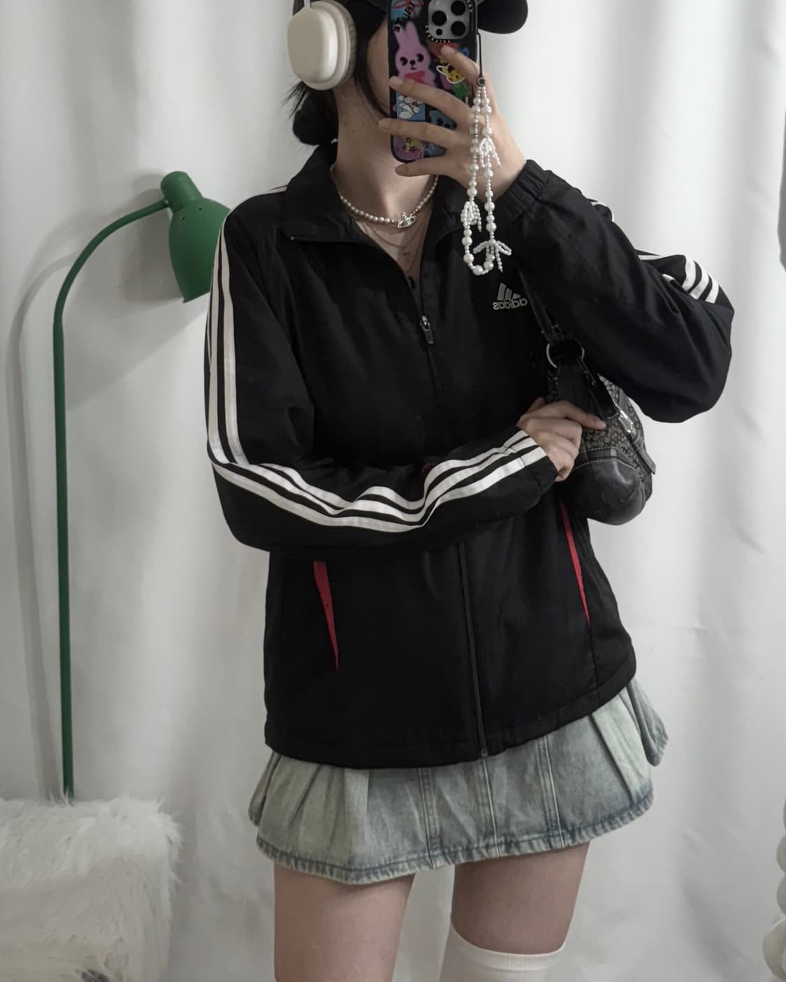 아디다스 블랙 & 레드 오버핏 바람막이 상품이미지4