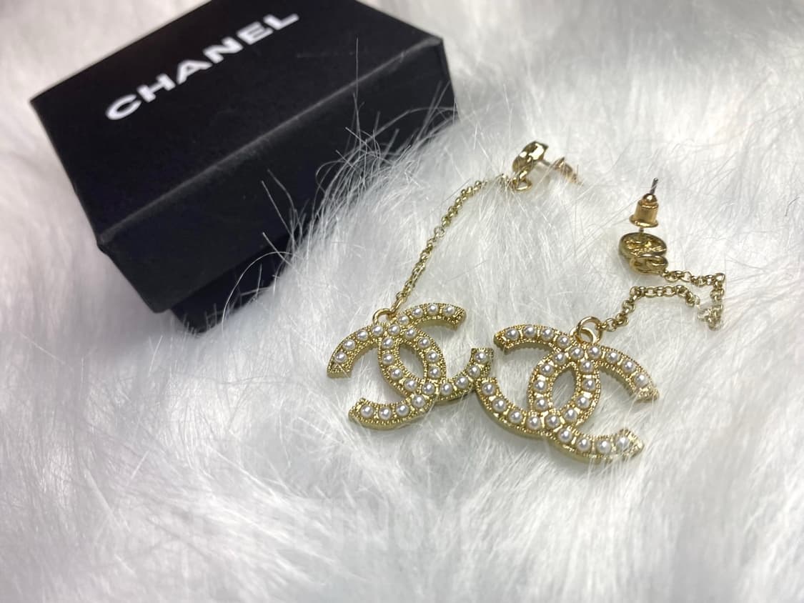 샤넬 CC 진주 드롭 이어링 상품이미지9