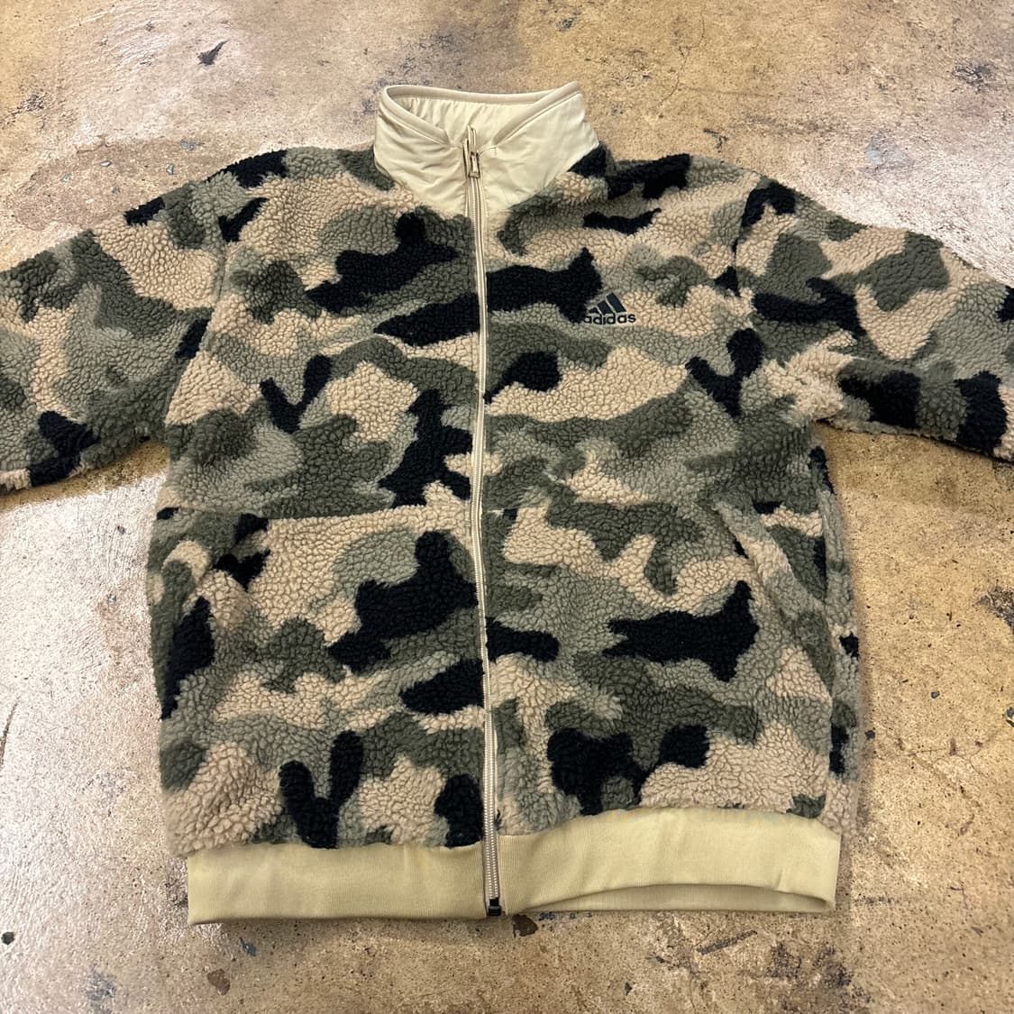 아디다스 카모 밀리터리 양면 리버시블 베이지 카키 후리스 점퍼 상품이미지3