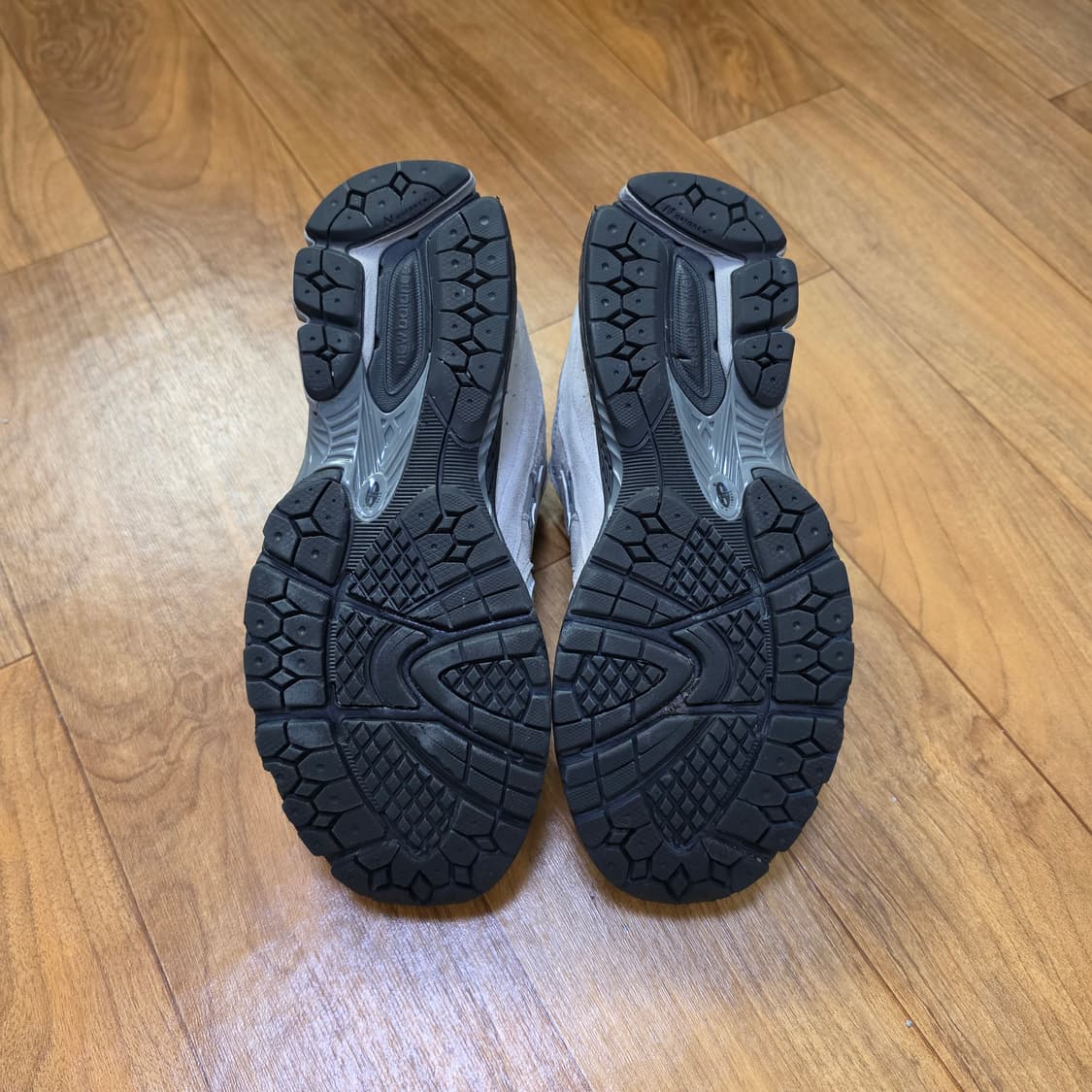 뉴발란스 2002R  상품이미지6