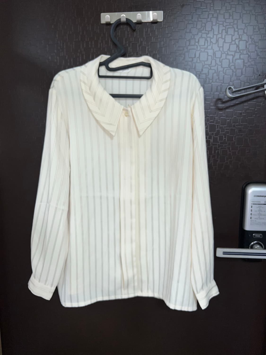 스트라이프 카라 긴팔 블라우스 free 상품이미지4
