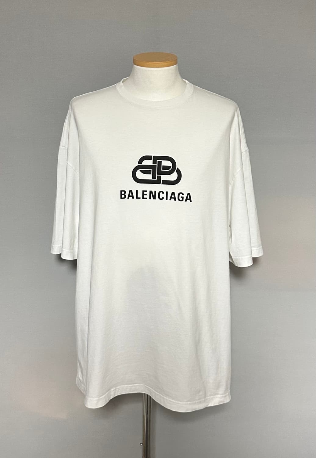 발렌시아가 BB로고 반팔티 상품이미지1