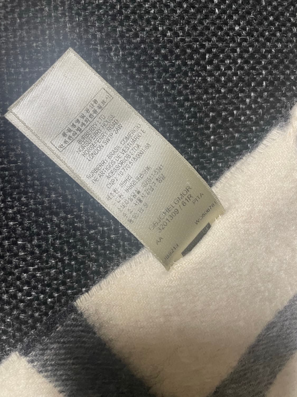 버버리 캐시미어 머플러 상품이미지2