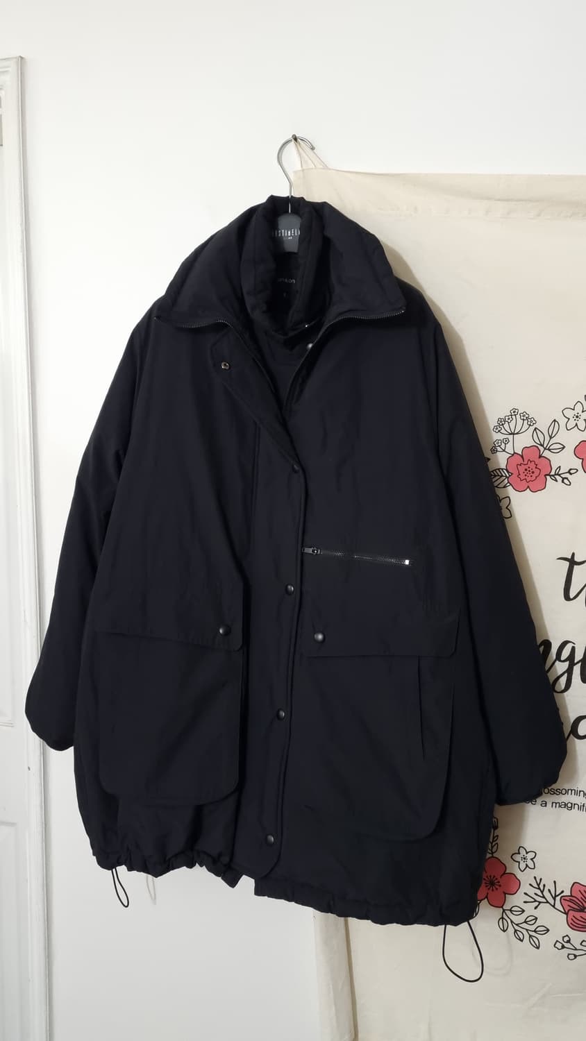 [온앤온] 블랙  A라인 중기장 구스 다운 상품이미지2