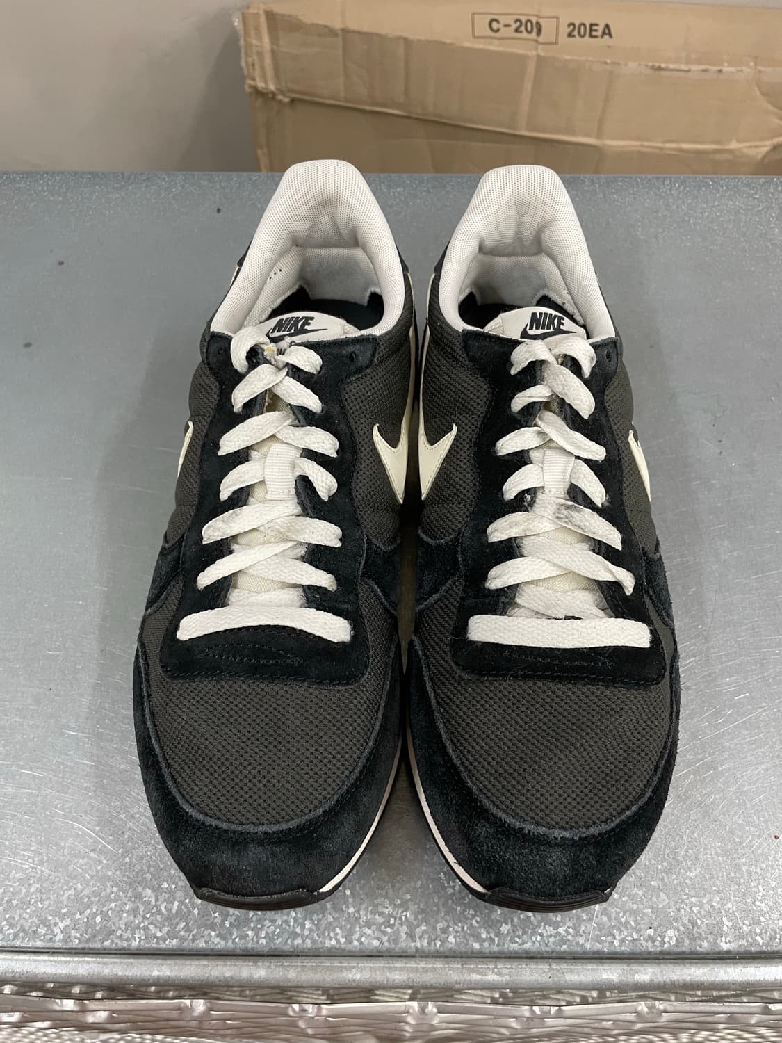 나이키 인터내셔널리스트 블랙 화이트 255 상품이미지5