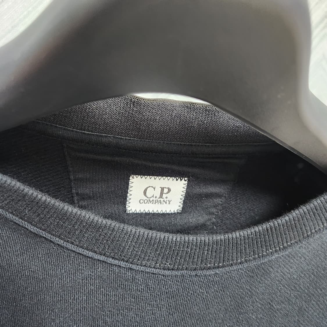 CP COMPANY 맨투맨 블랙 100 (L) 상품이미지4