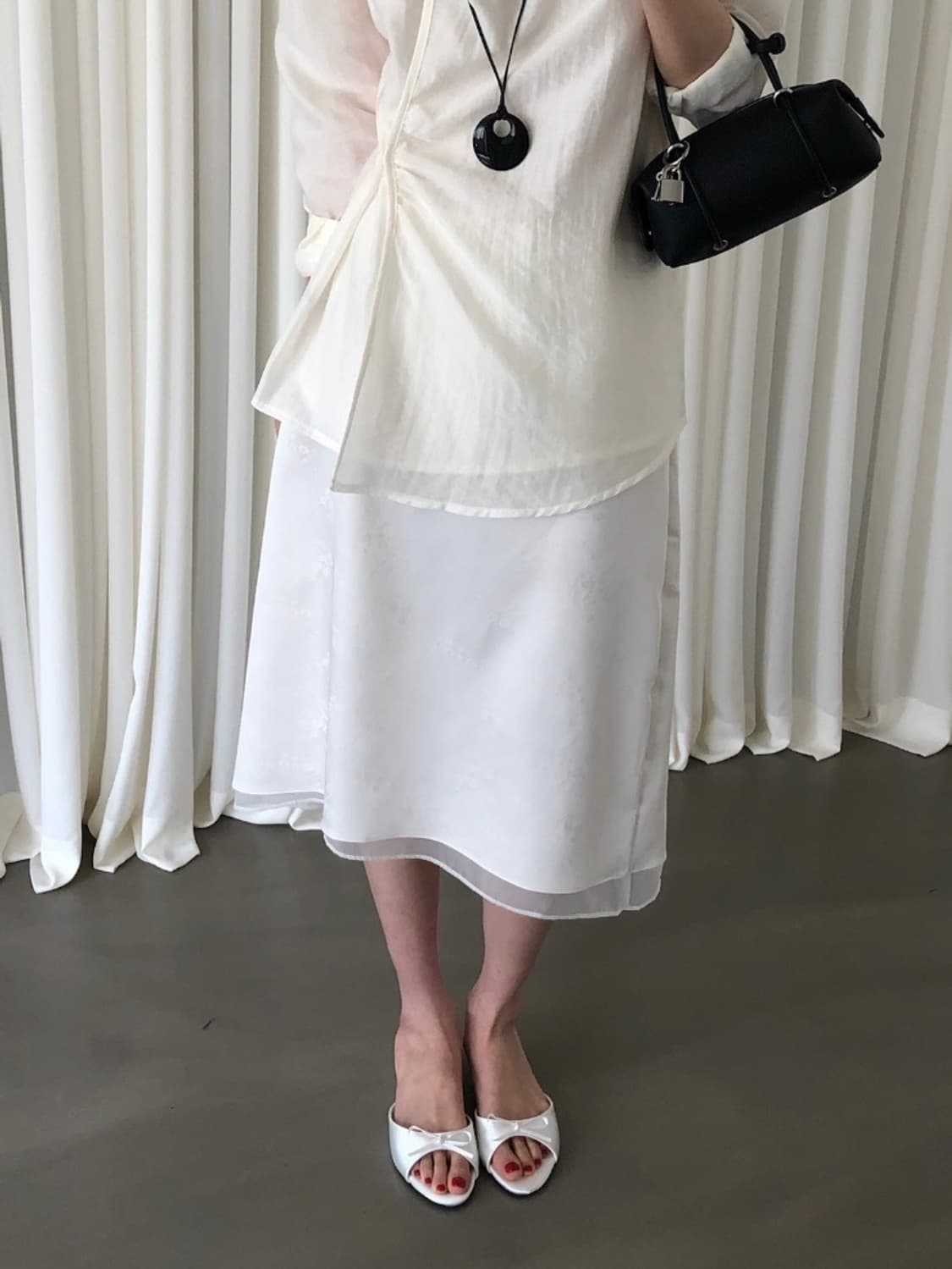 (새상품) 플로럴 새틴 스커트 FLORAL SATIN SKIRT 상품이미지4