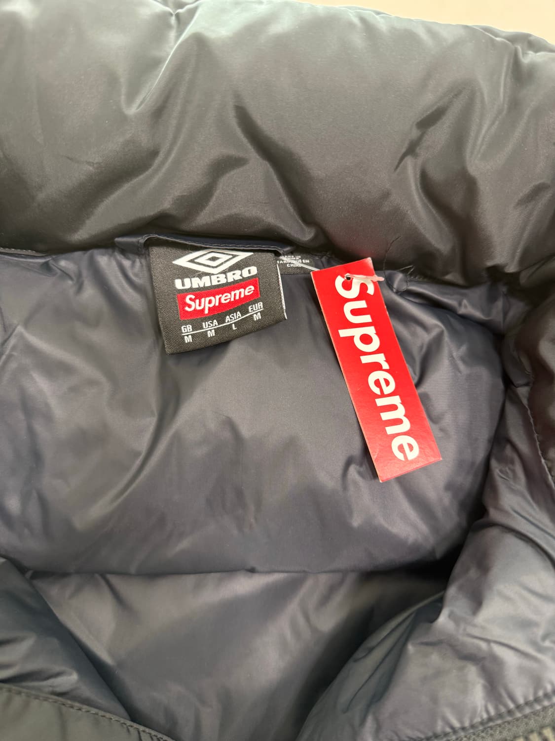 슈프림 엄브로 패딩 M 상품이미지5
