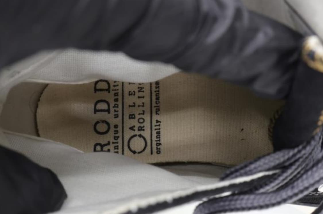 로드 스니커즈 상품이미지4