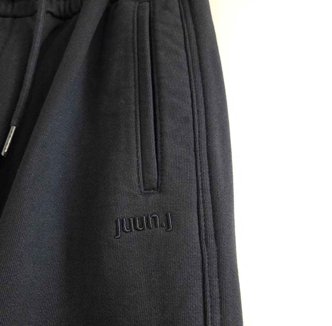 JUUN.J 준지 저지 커브드 스웨트 팬츠 상품이미지7