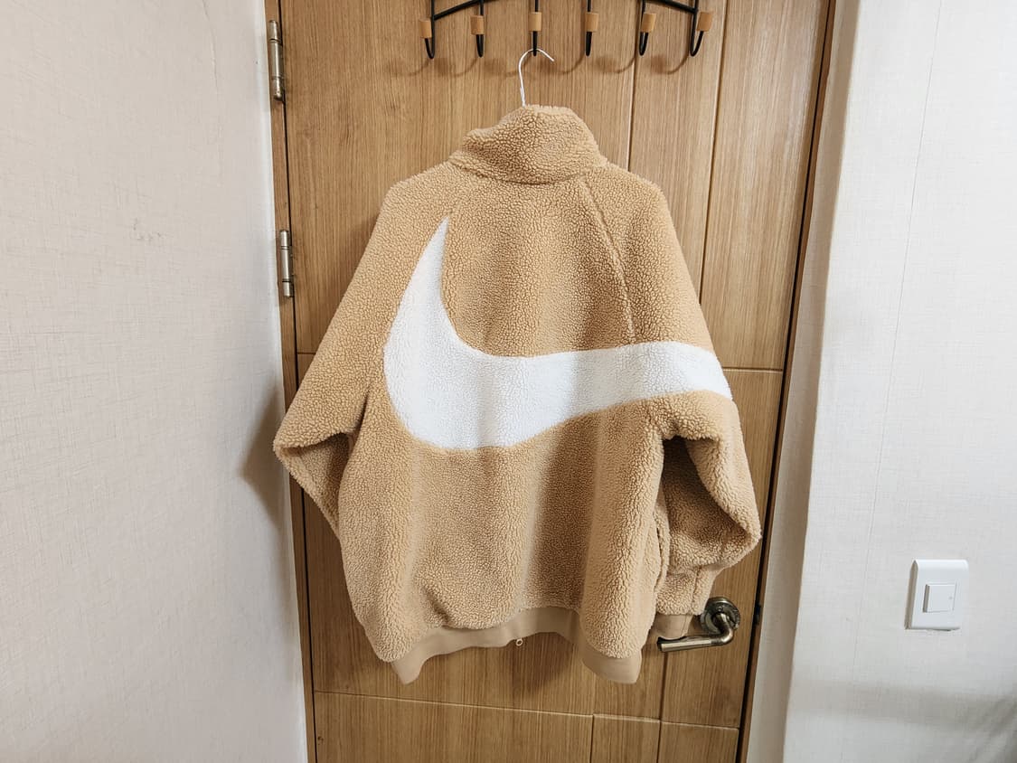 (105)나이키 빅스우시 리버시블 플리스 점퍼 BQ6546-200 상품이미지3