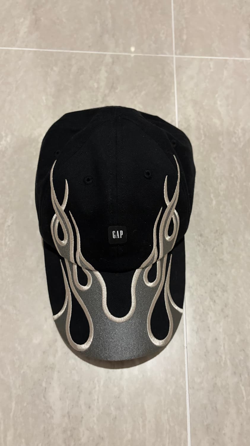 이지갭 발렌시아가 플레임 캡 상품이미지2