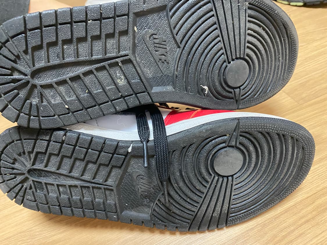 조던 1레트로 하이 사틴 레드 상품이미지4