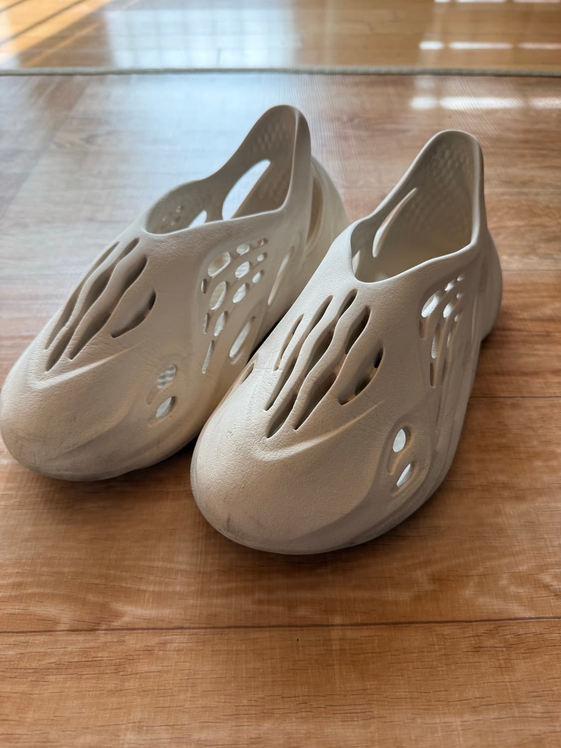 아디다스 폼 러너 샌드 상품이미지1