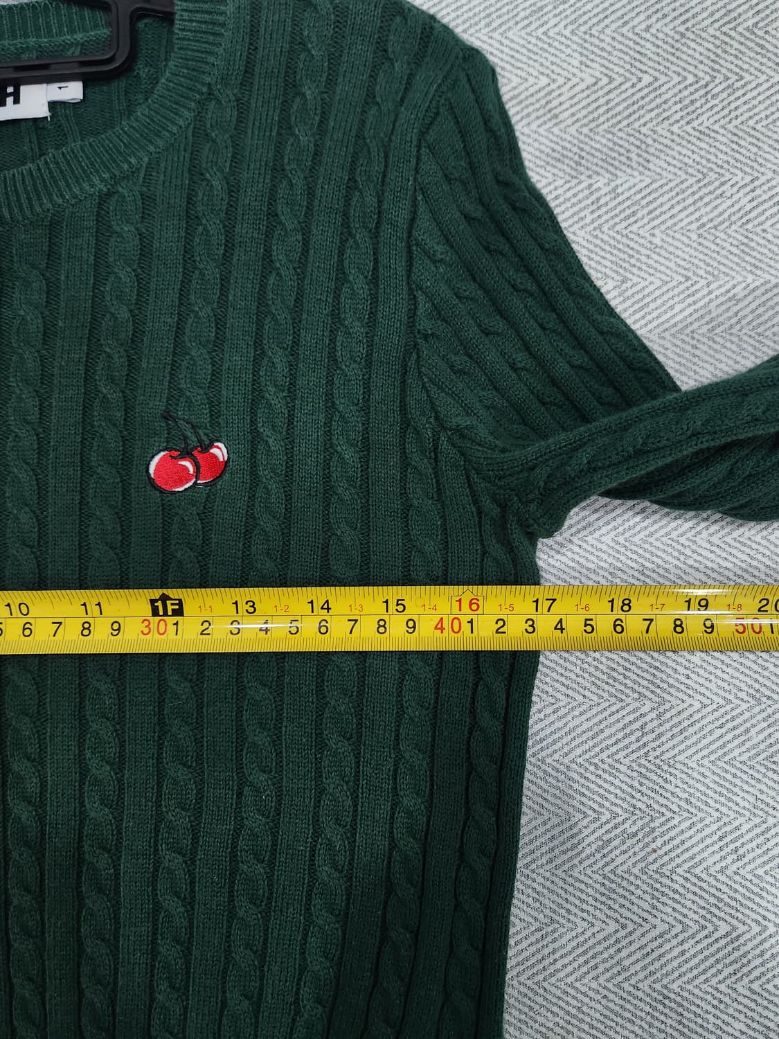 키르시(Kirsh) 스몰 체리 케이블 크롭 니트 [다크 그린] 상품이미지8