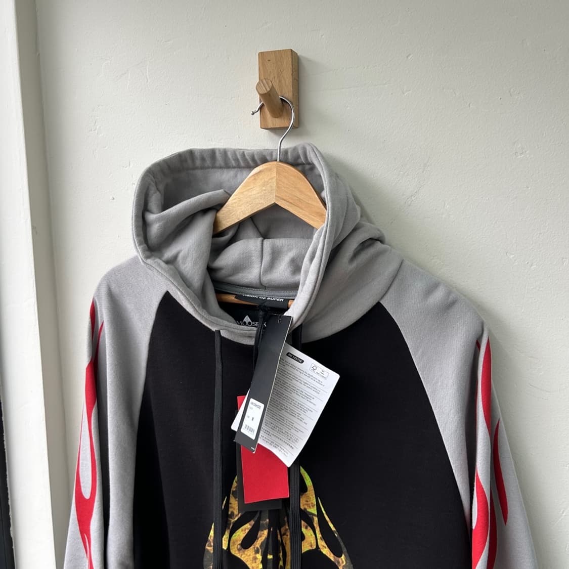 16000 - 무스너클 X 비전오브슈퍼 후드티 상품이미지1